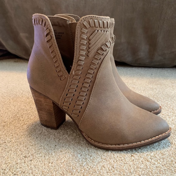 Zigi Soho Shoes - cute booties! size 6.5